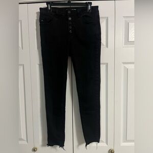 Black Skinny Jeans with Sleek Fit